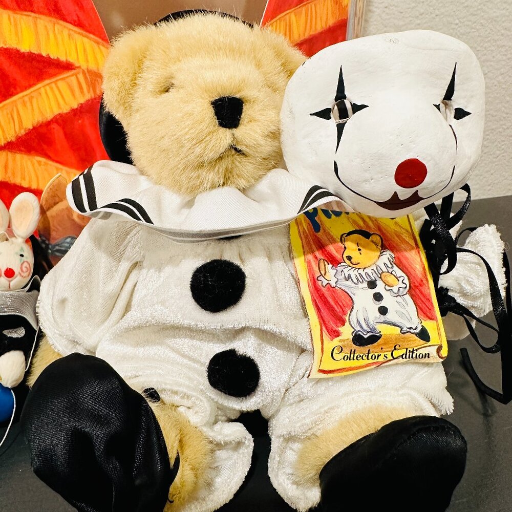 Muffy Vanderbear Pierrot Vintage 1996 Collectible Edition